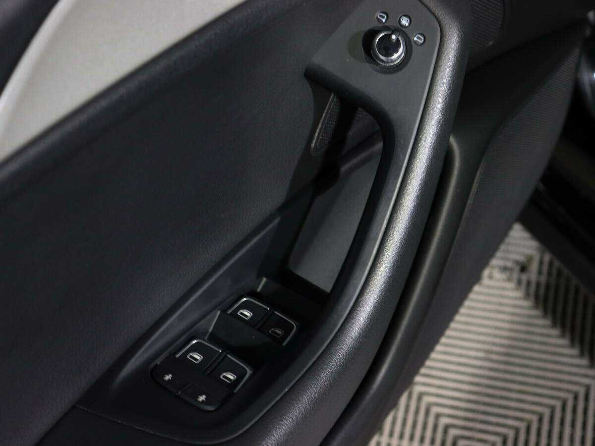 Б/У Ауди А6 2015 года. Фото: #13