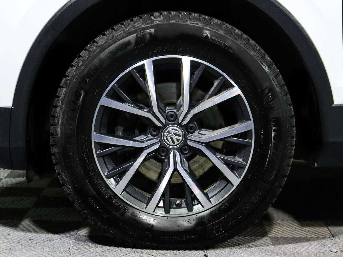 Б/У Фольксваген Тигуан 2020 года. Фото: #16