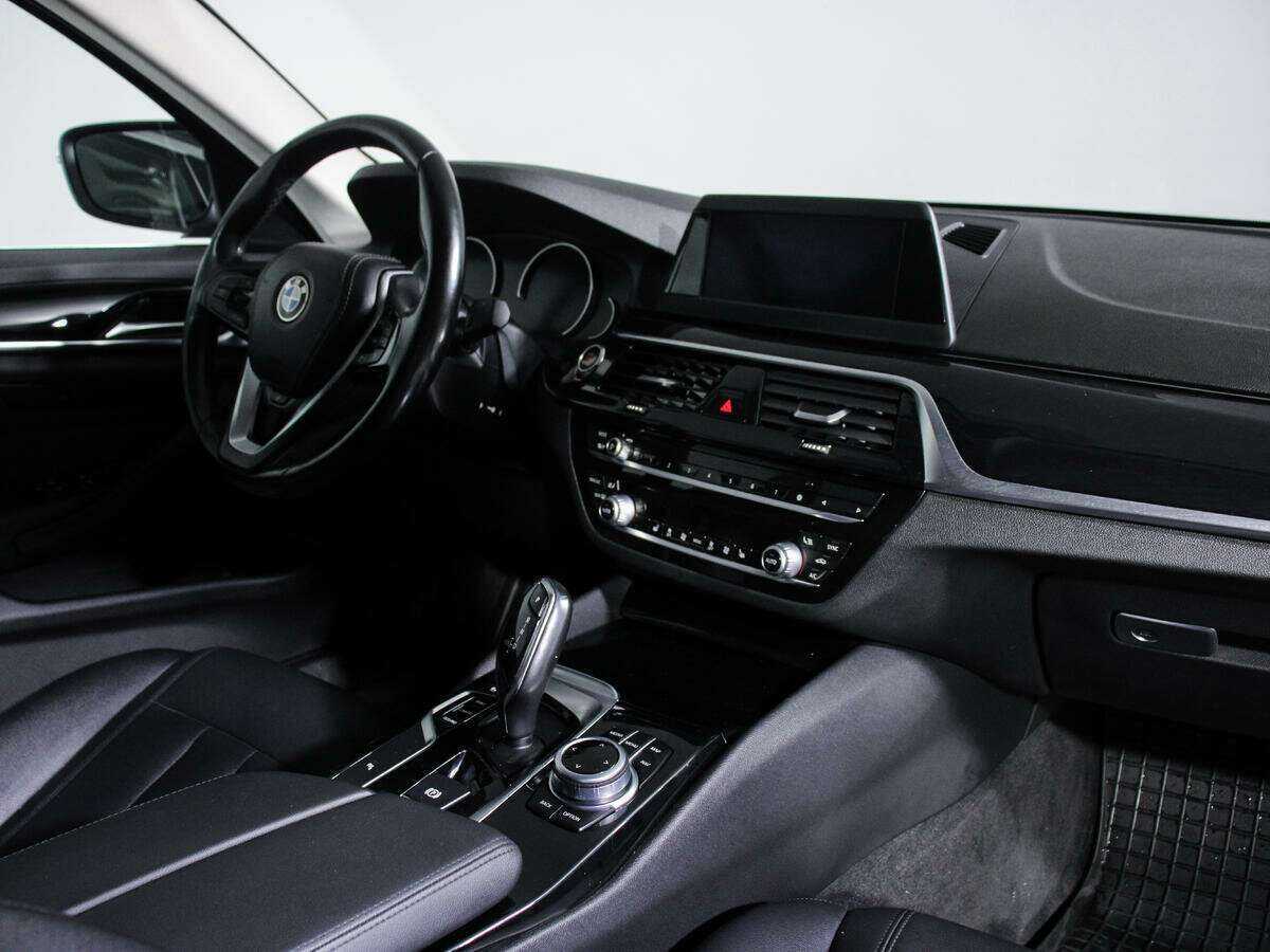 Б/У БМВ 5 серии 2017 года. Фото: #7