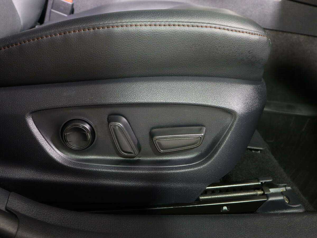 Б/У Тойота Камри 2018 года. Фото: #12