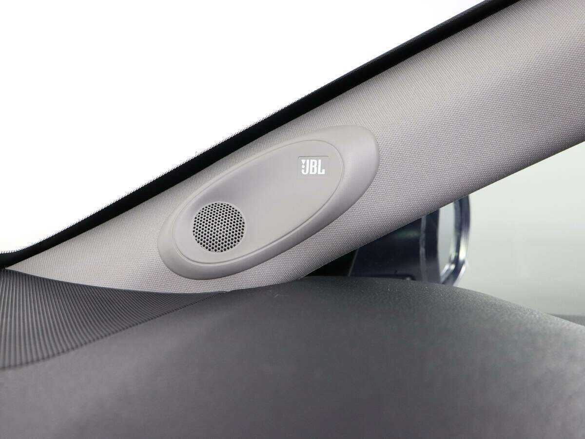 Б/У Тойота Камри 2018 года. Фото: #23