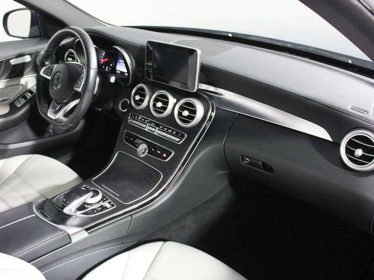 Б/У Мерседес-Бенц Ц-Класс 2015 года. Фото: #8