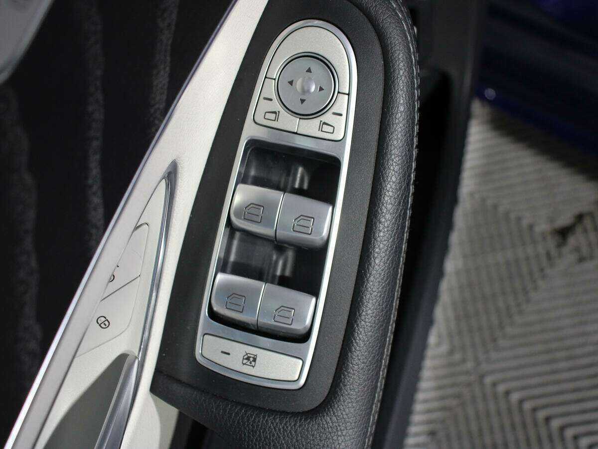 Б/У Мерседес-Бенц Ц-Класс 2015 года. Фото: #15