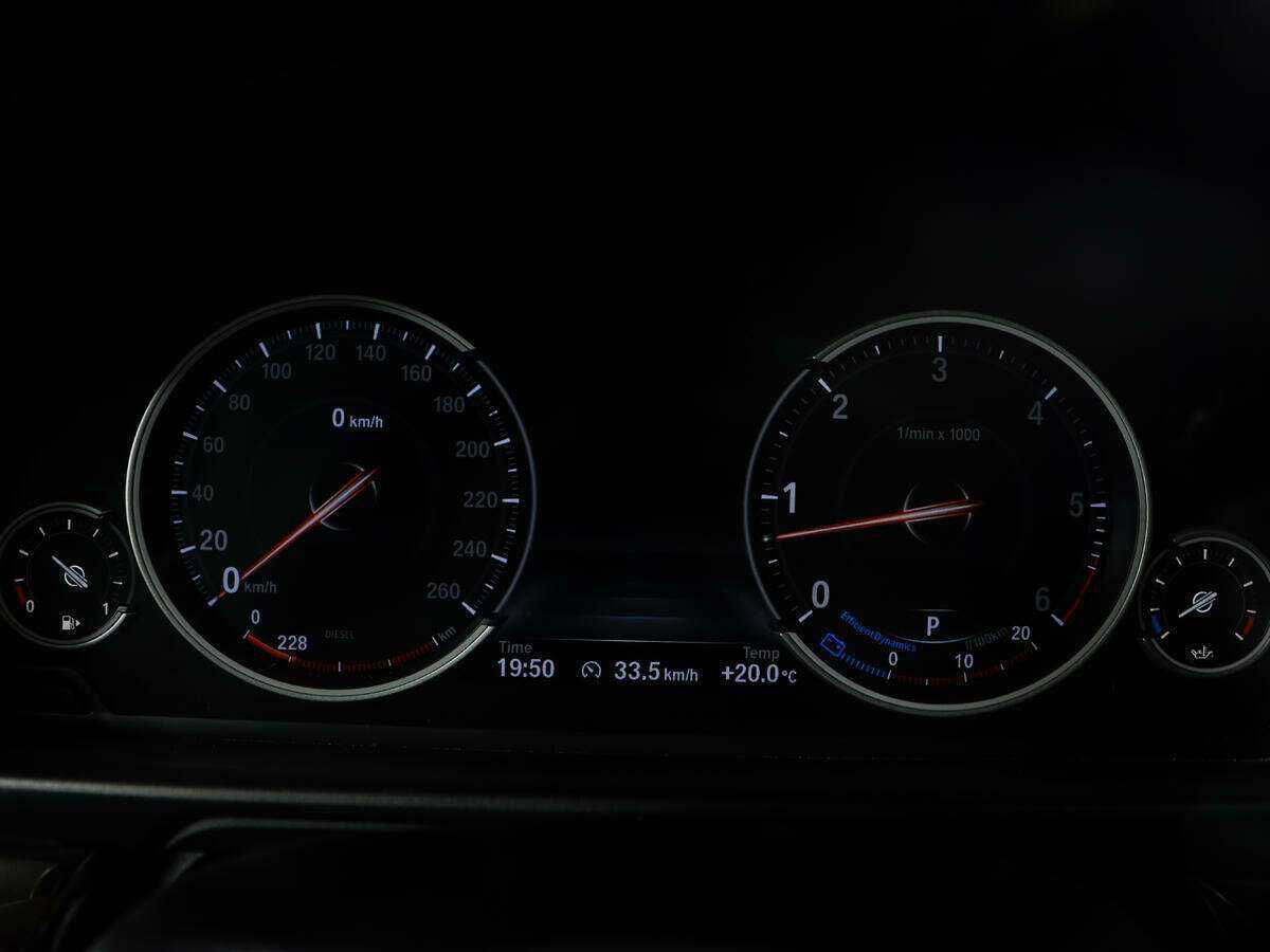 Б/У БМВ 5 серии 2015 года. Фото: #7