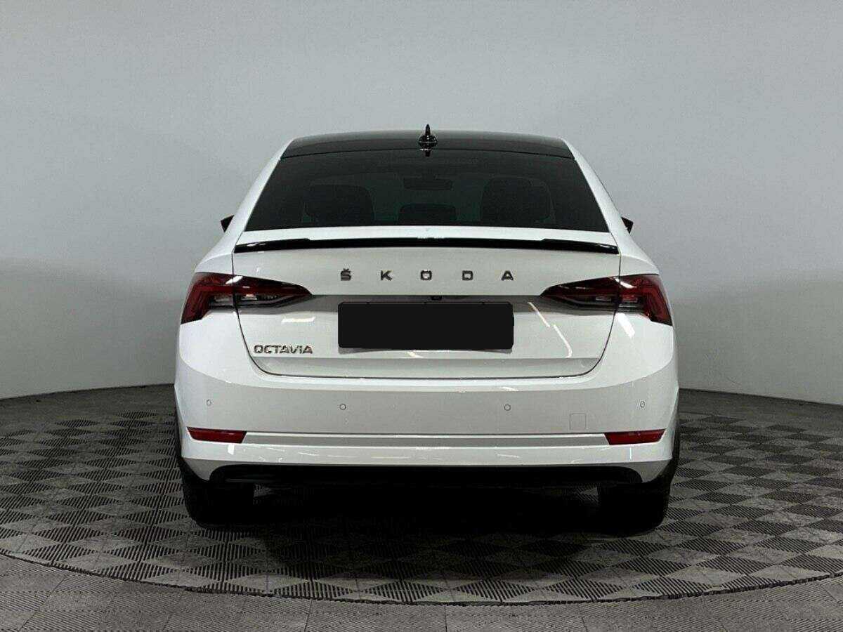Б/У Шкода Октавия 2021 года. Фото: #4