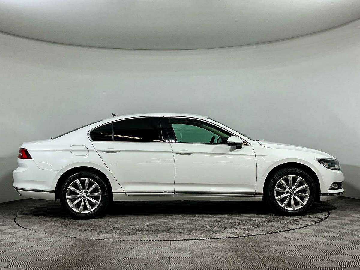 Б/У Фольксваген Пассат 2017 года. Фото: #3