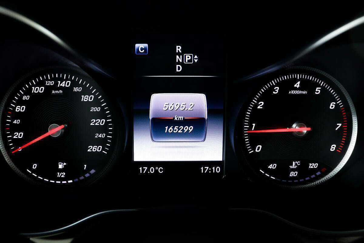 Б/У Мерседес-Бенц Ц-Класс 2015 года. Фото: #9