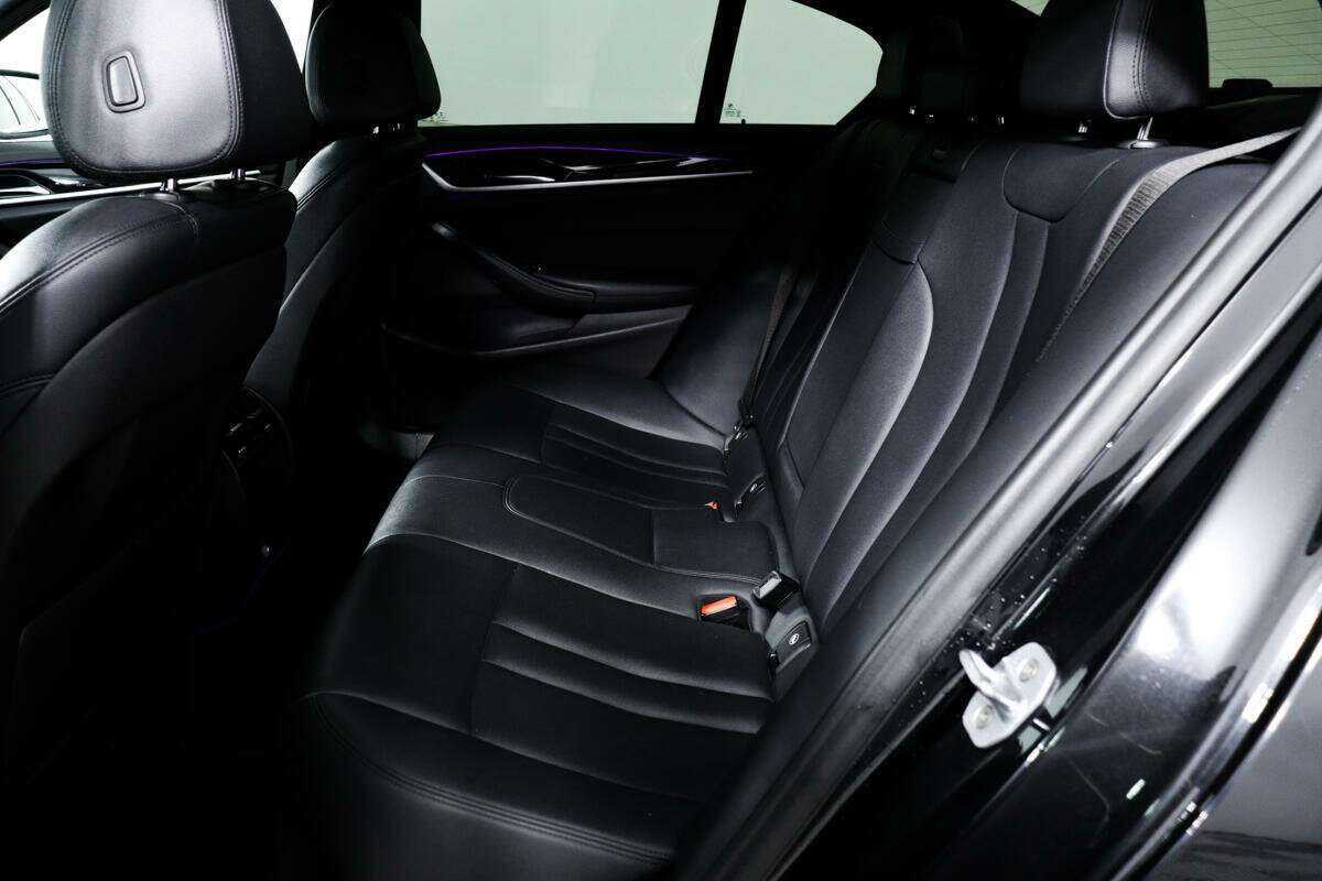 Б/У БМВ 5 серии 2017 года. Фото: #11