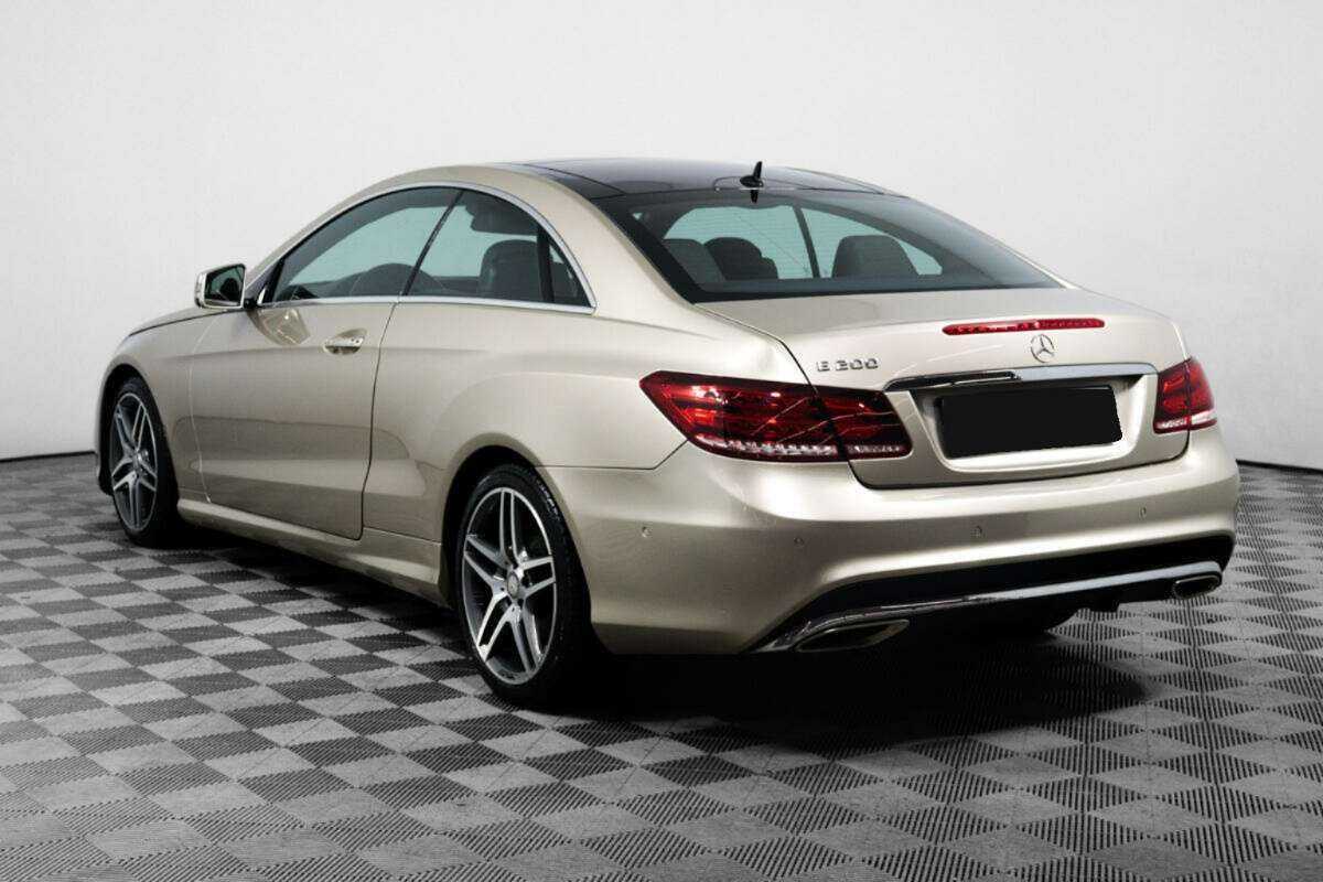 Б/У Мерседес-Бенц Е-Класс 2015 года. Фото: #5