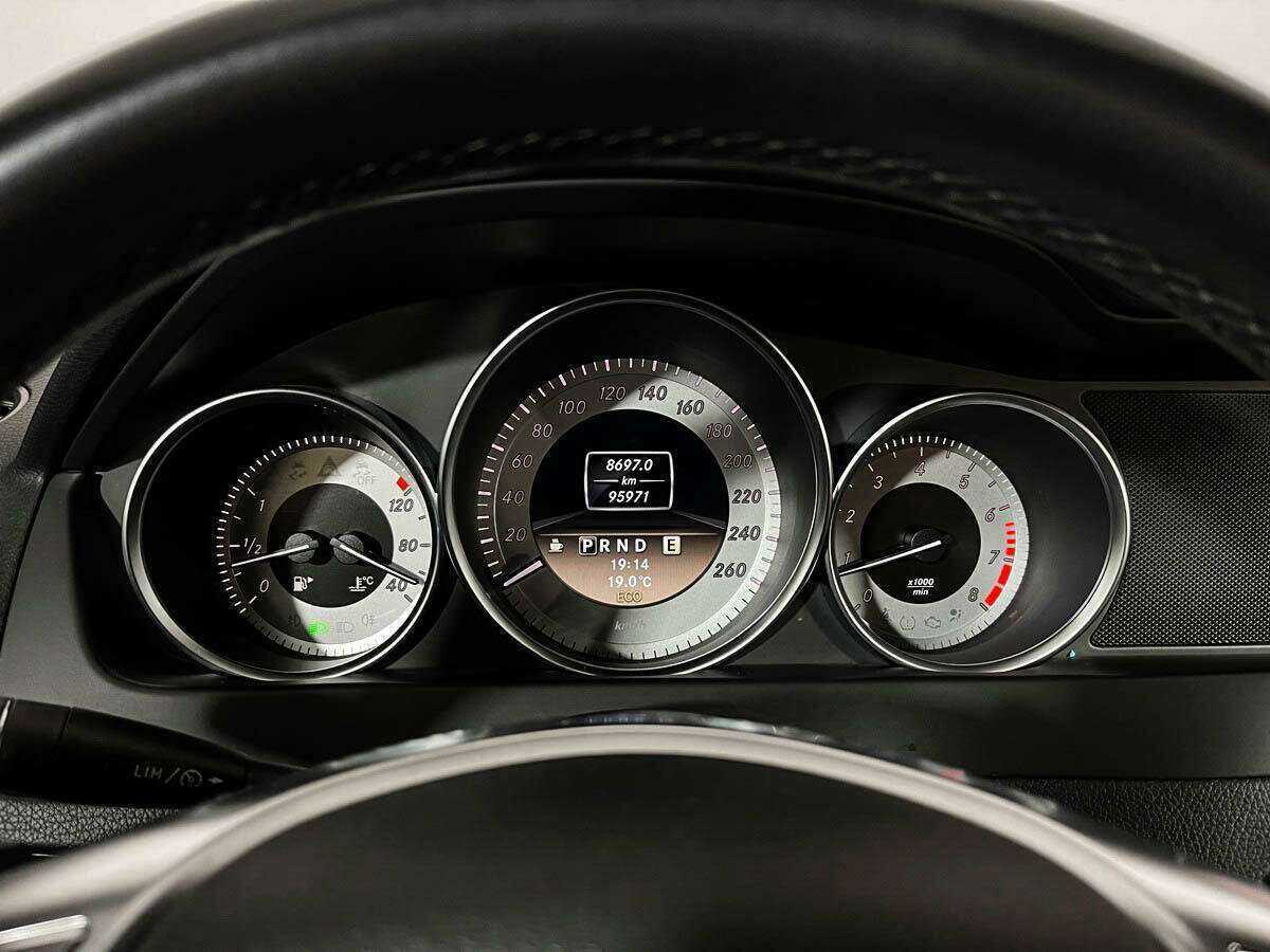 Б/У Мерседес-Бенц Ц-Класс 2012 года. Фото: #10