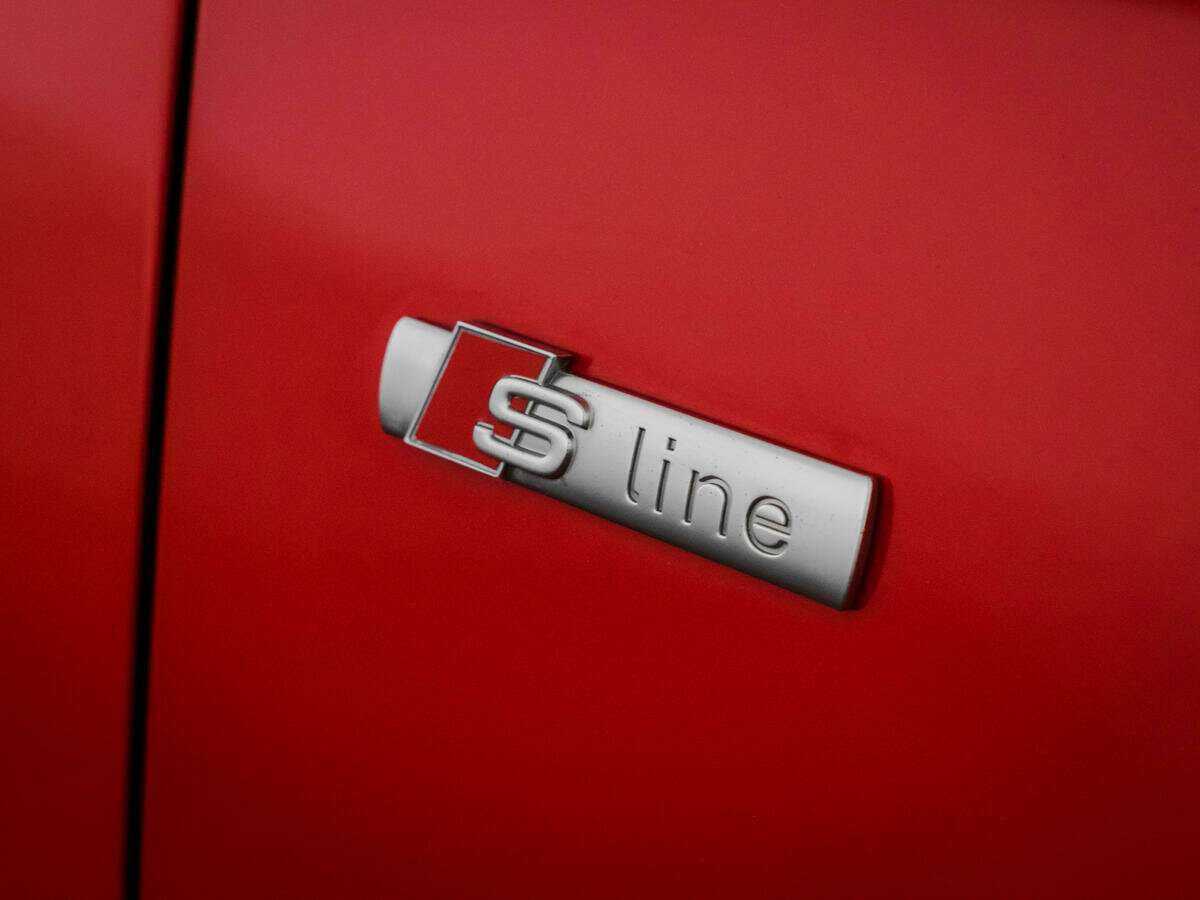 Б/У Ауди А4 2015 года. Фото: #18