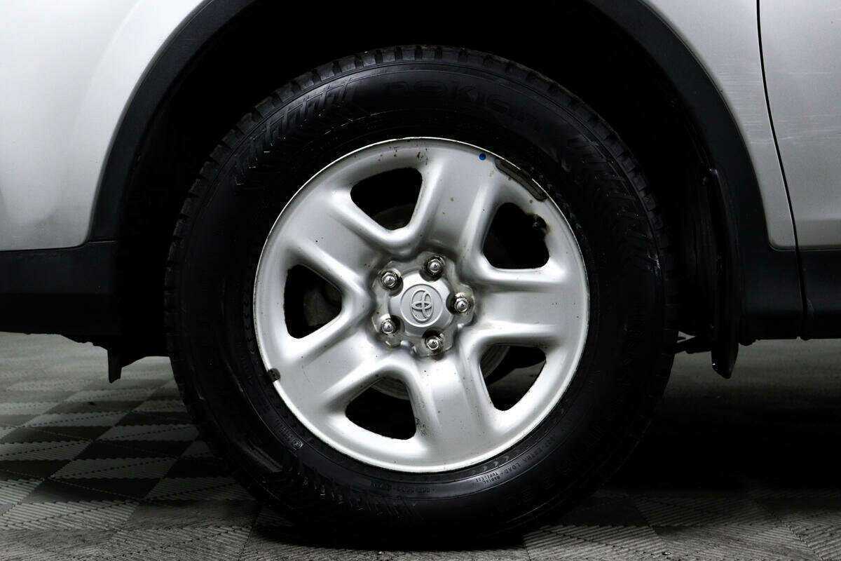 Б/У Тойота Рав4 2015 года. Фото: #12