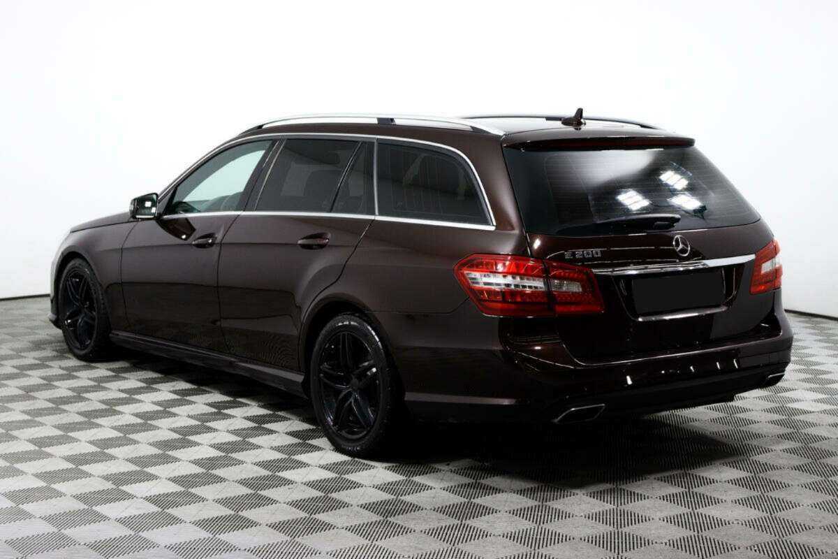 Б/У Мерседес-Бенц Е-Класс 2012 года. Фото: #6