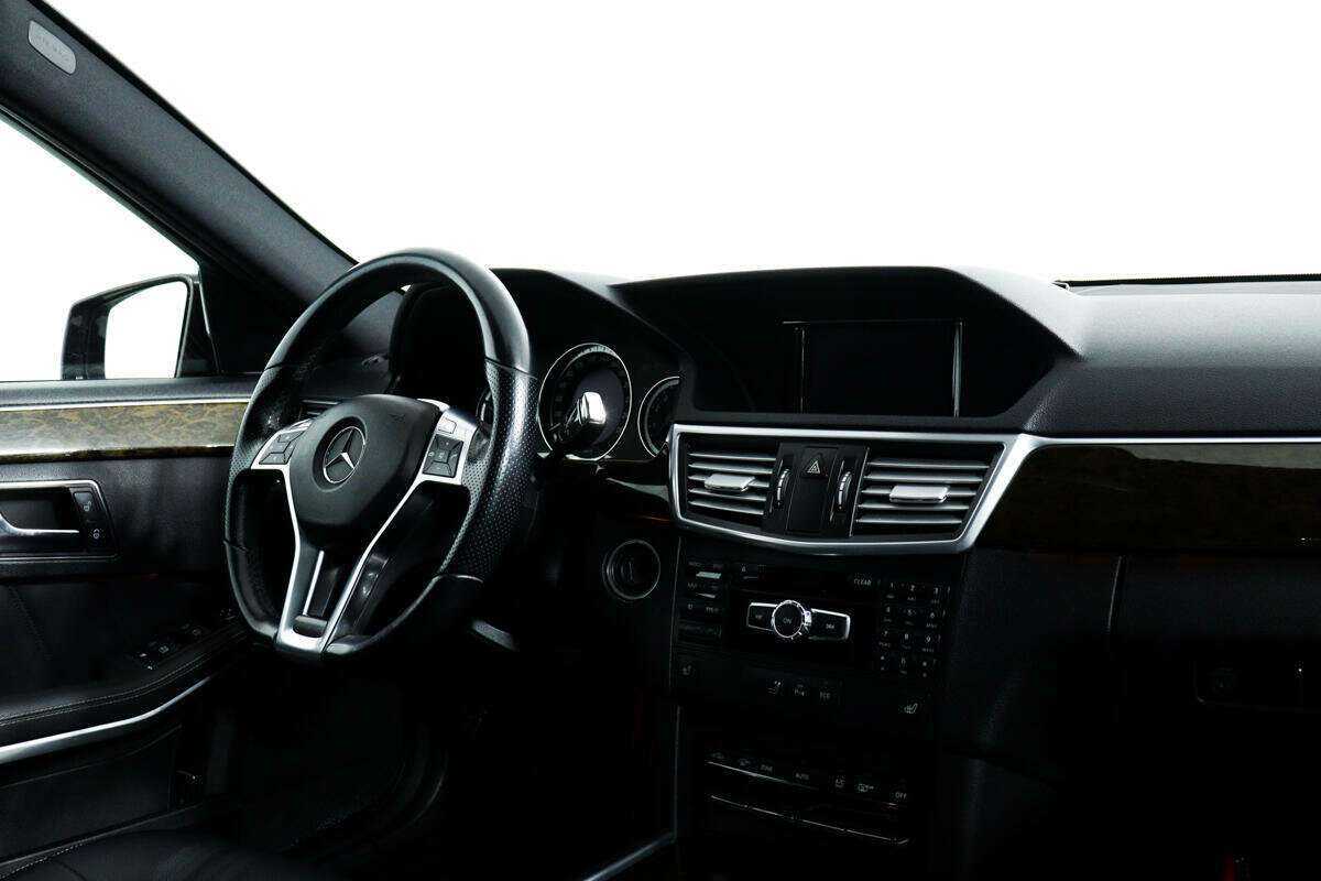 Б/У Мерседес-Бенц Е-Класс 2012 года. Фото: #8