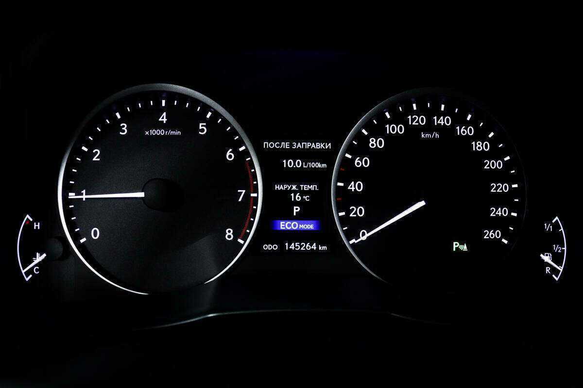 Б/У Лексус ЕС 2013 года. Фото: #9