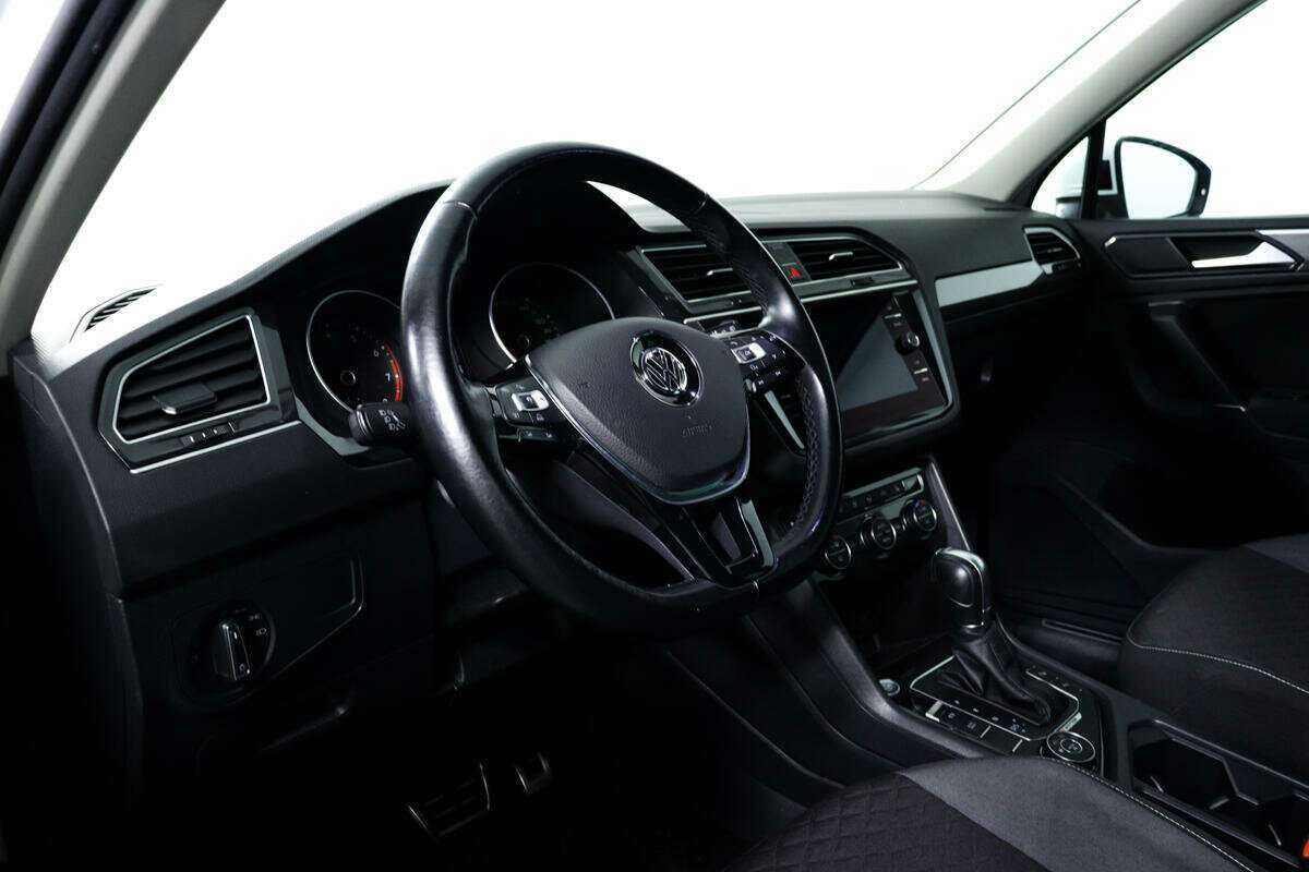 Б/У Фольксваген Тигуан 2018 года. Фото: #11