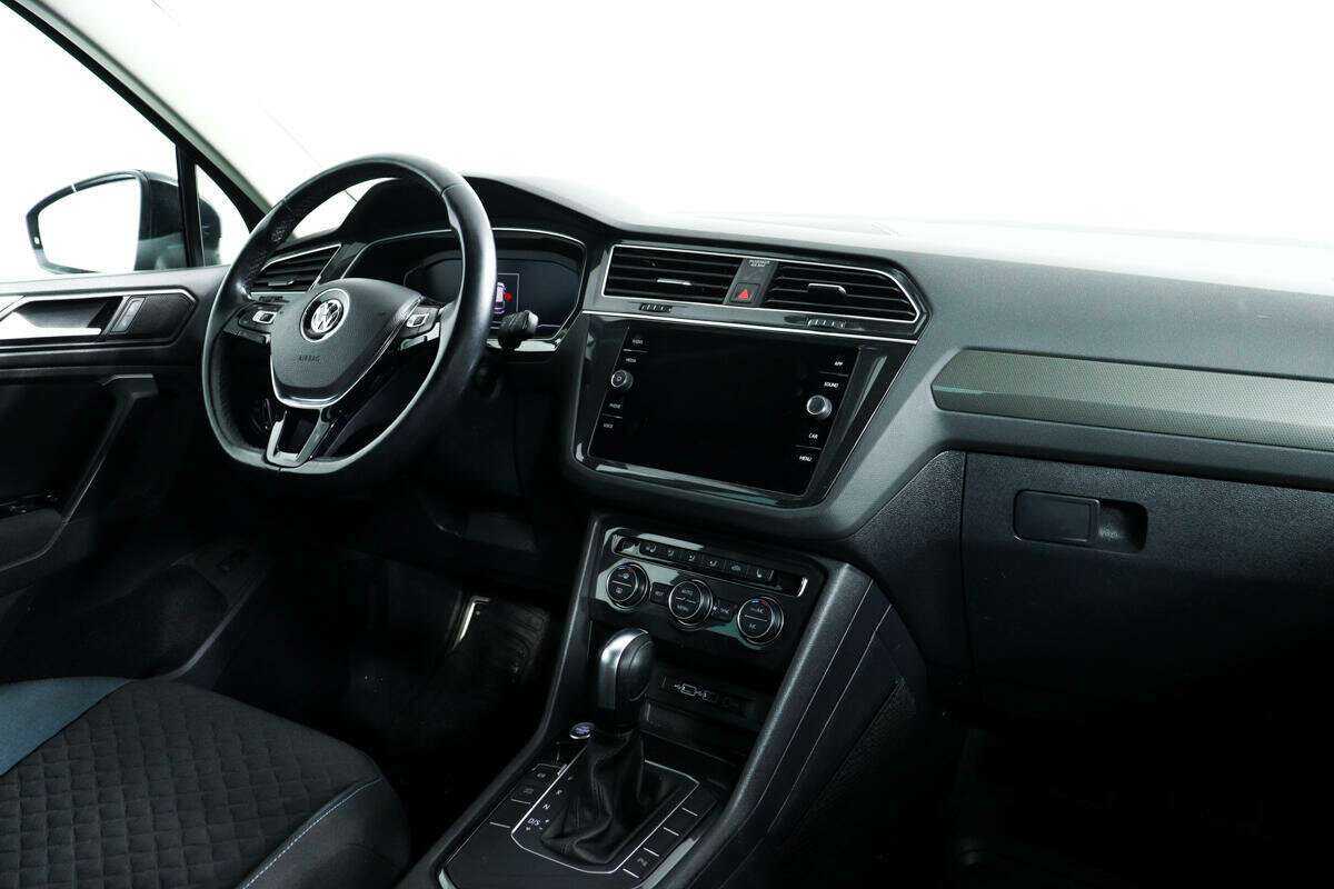 Б/У Фольксваген Тигуан 2020 года. Фото: #8