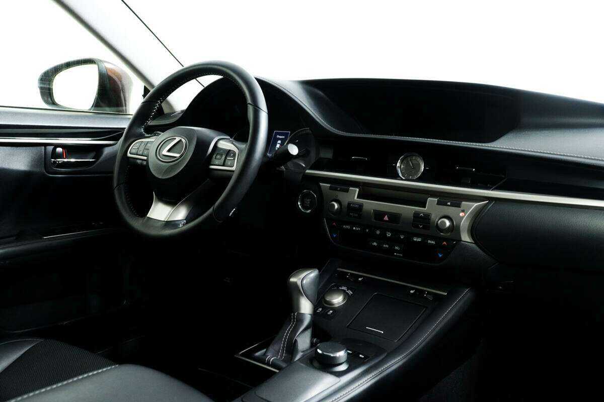 Б/У Лексус ЕС 2016 года. Фото: #8