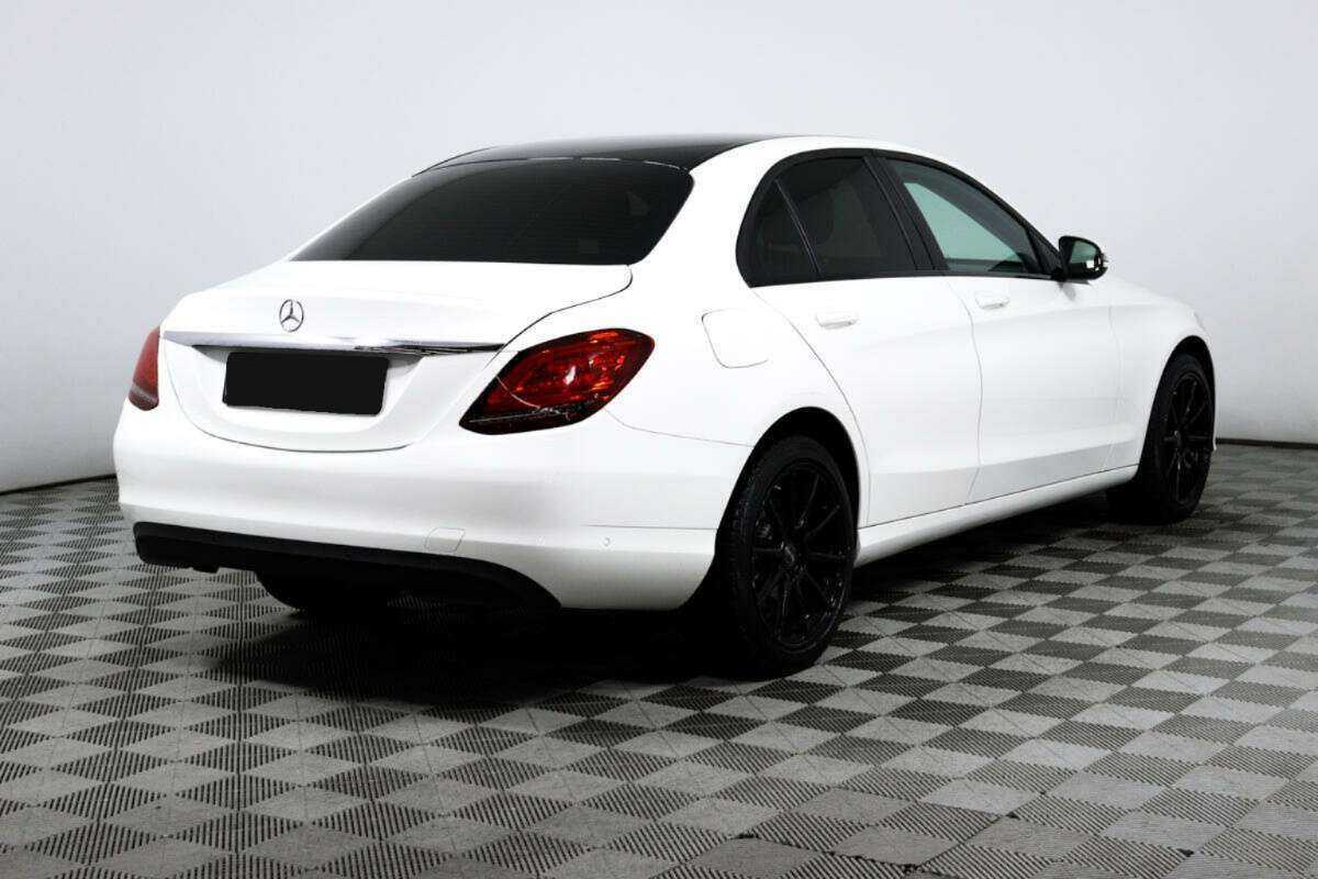 Б/У Мерседес-Бенц Ц-Класс 2018 года. Фото: #4