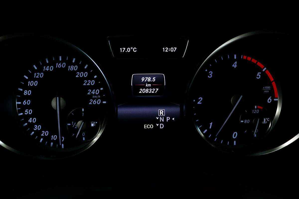 Б/У Мерседес-Бенц М-Класс 2014 года. Фото: #9