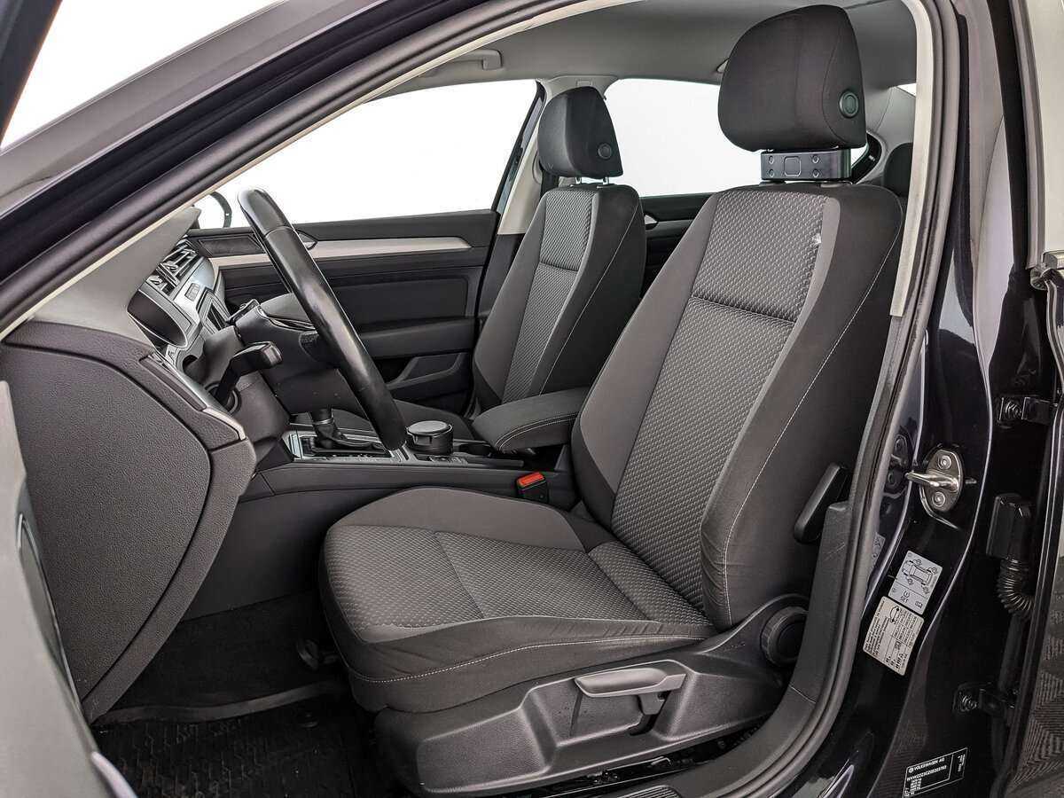 Б/У Фольксваген Пассат 2016 года. Фото: #14