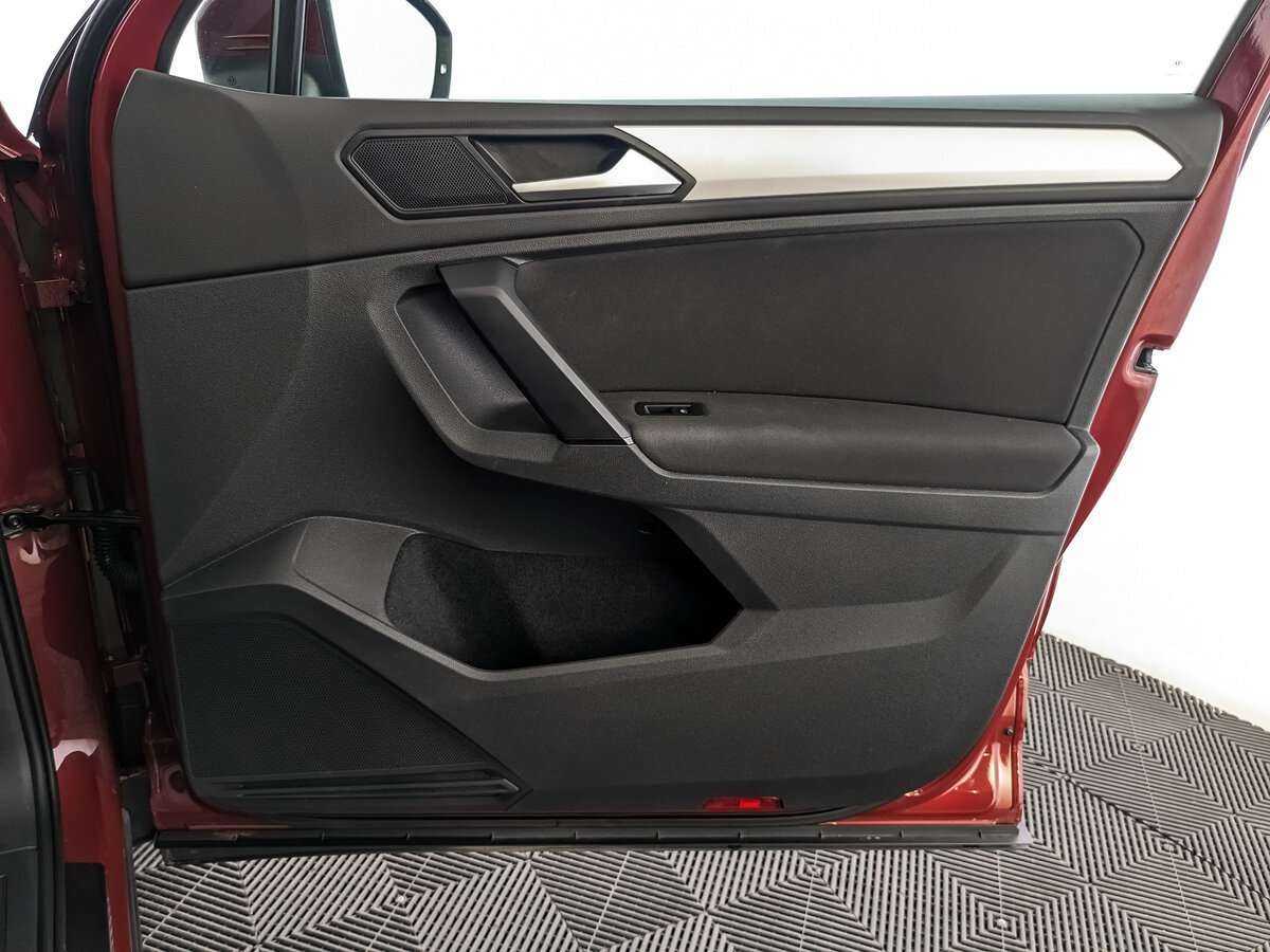 Б/У Фольксваген Тигуан 2020 года. Фото: #20