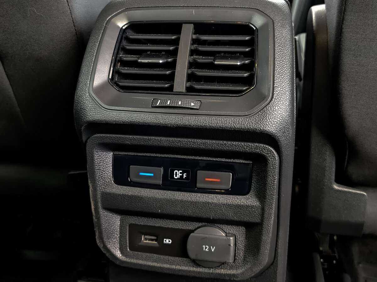 Б/У Фольксваген Тигуан 2020 года. Фото: #22