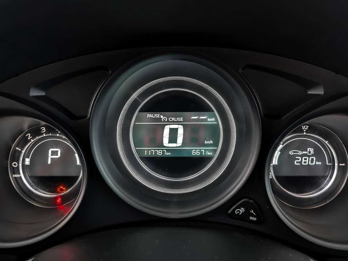 Б/У Ситроен Ц4 2016 года. Фото: #13