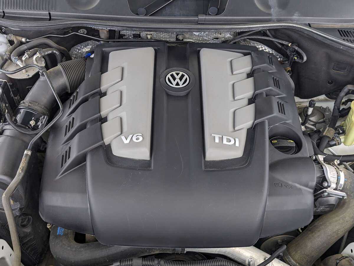 Б/У Фольксваген Туарег 2017 года. Фото: #8