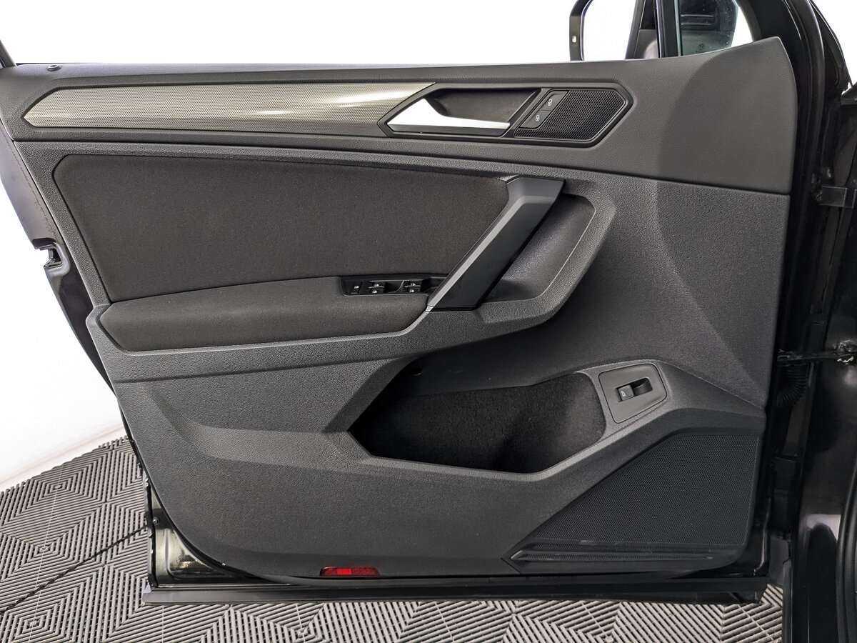 Б/У Фольксваген Тигуан 2019 года. Фото: #17