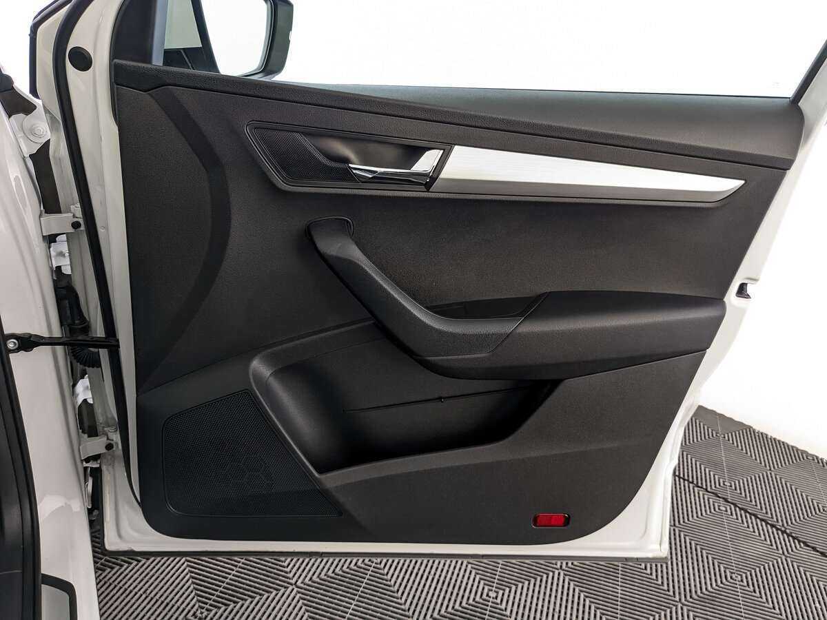 Б/У Шкода Карок 2022 года. Фото: #20