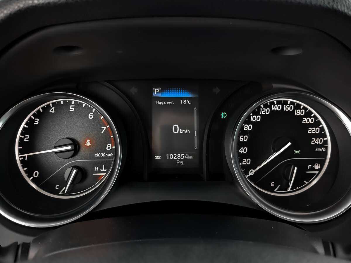 Б/У Тойота Камри 2018 года. Фото: #11