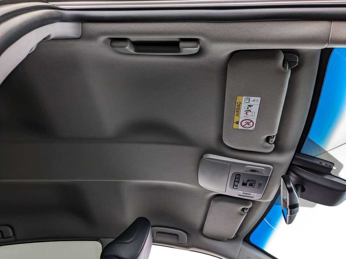 Б/У Тойота Камри 2018 года. Фото: #18