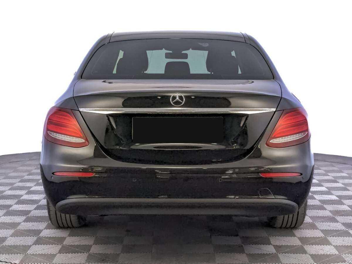 Б/У Мерседес-Бенц Е-Класс 2018 года. Фото: #5