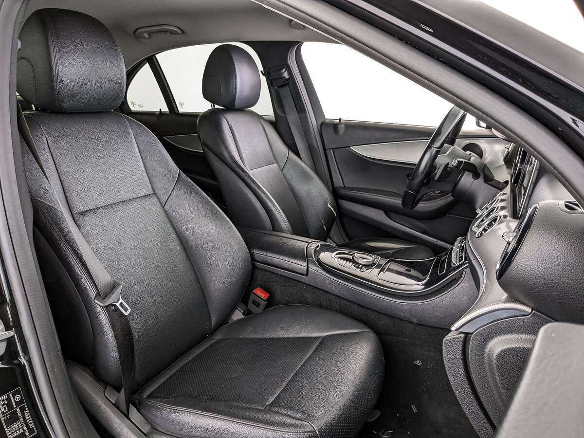 Б/У Мерседес-Бенц Е-Класс 2018 года. Фото: #19