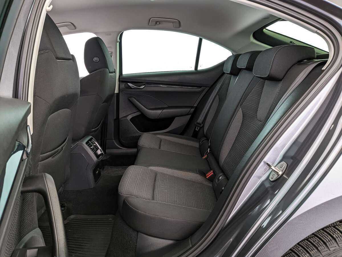 Б/У Шкода Октавия 2021 года. Фото: #12