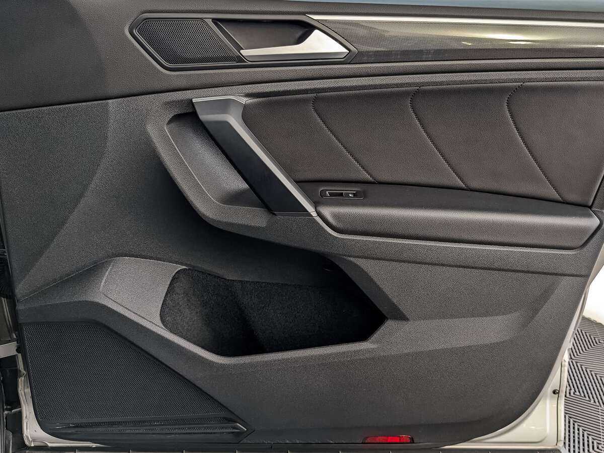 Б/У Фольксваген Тигуан 2020 года. Фото: #20