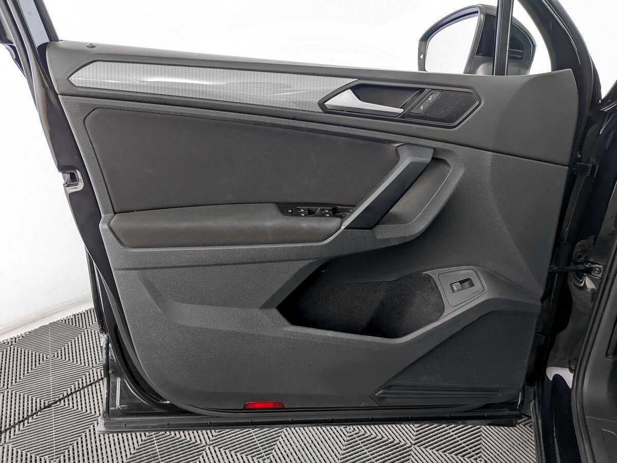 Б/У Фольксваген Тигуан 2021 года. Фото: #14