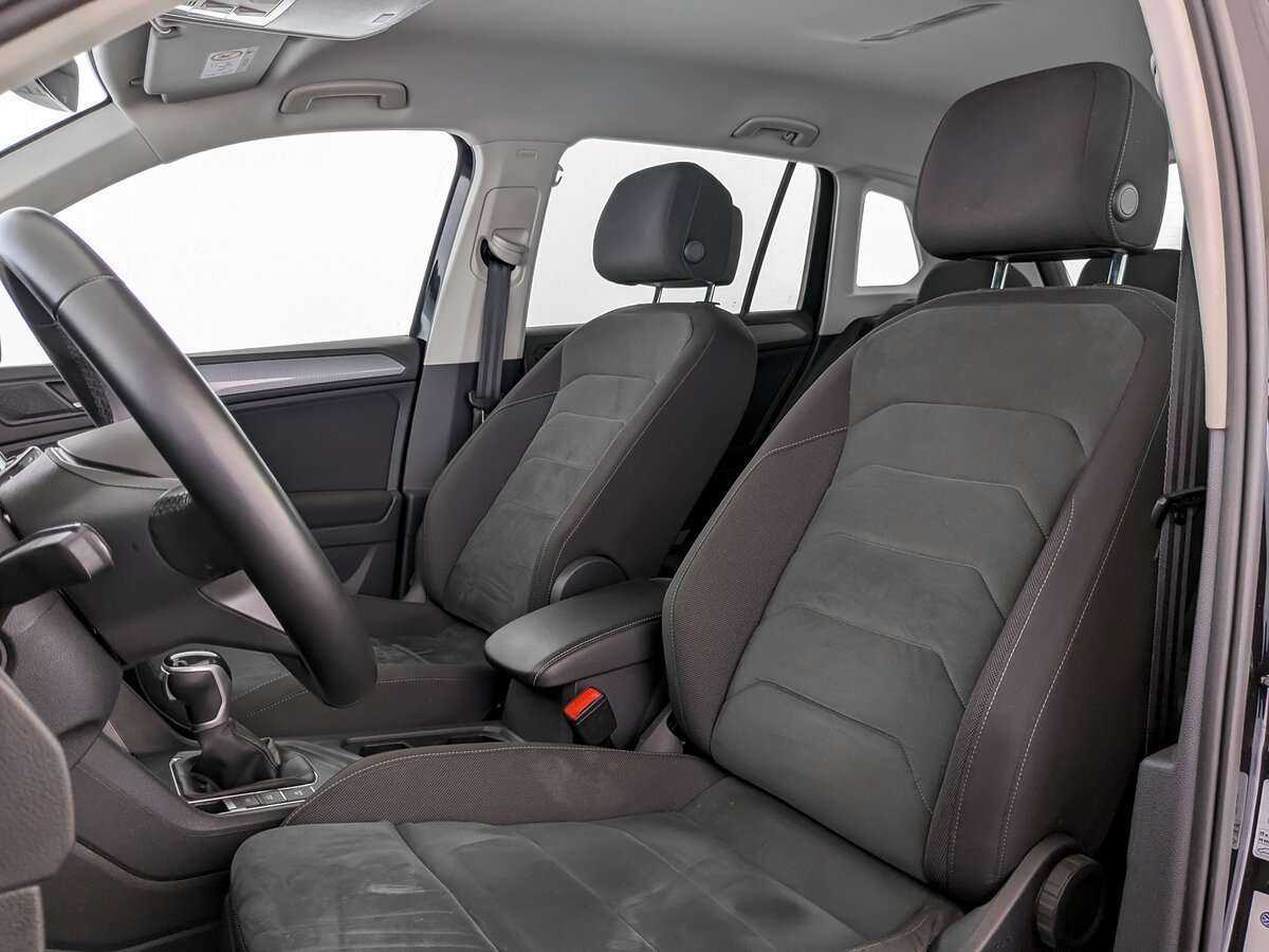 Б/У Фольксваген Тигуан 2021 года. Фото: #15