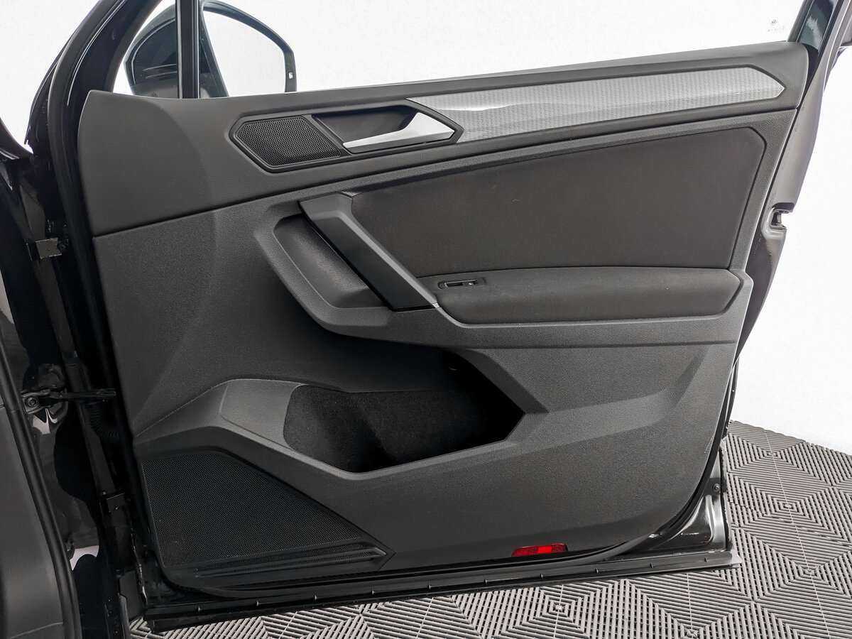 Б/У Фольксваген Тигуан 2021 года. Фото: #19