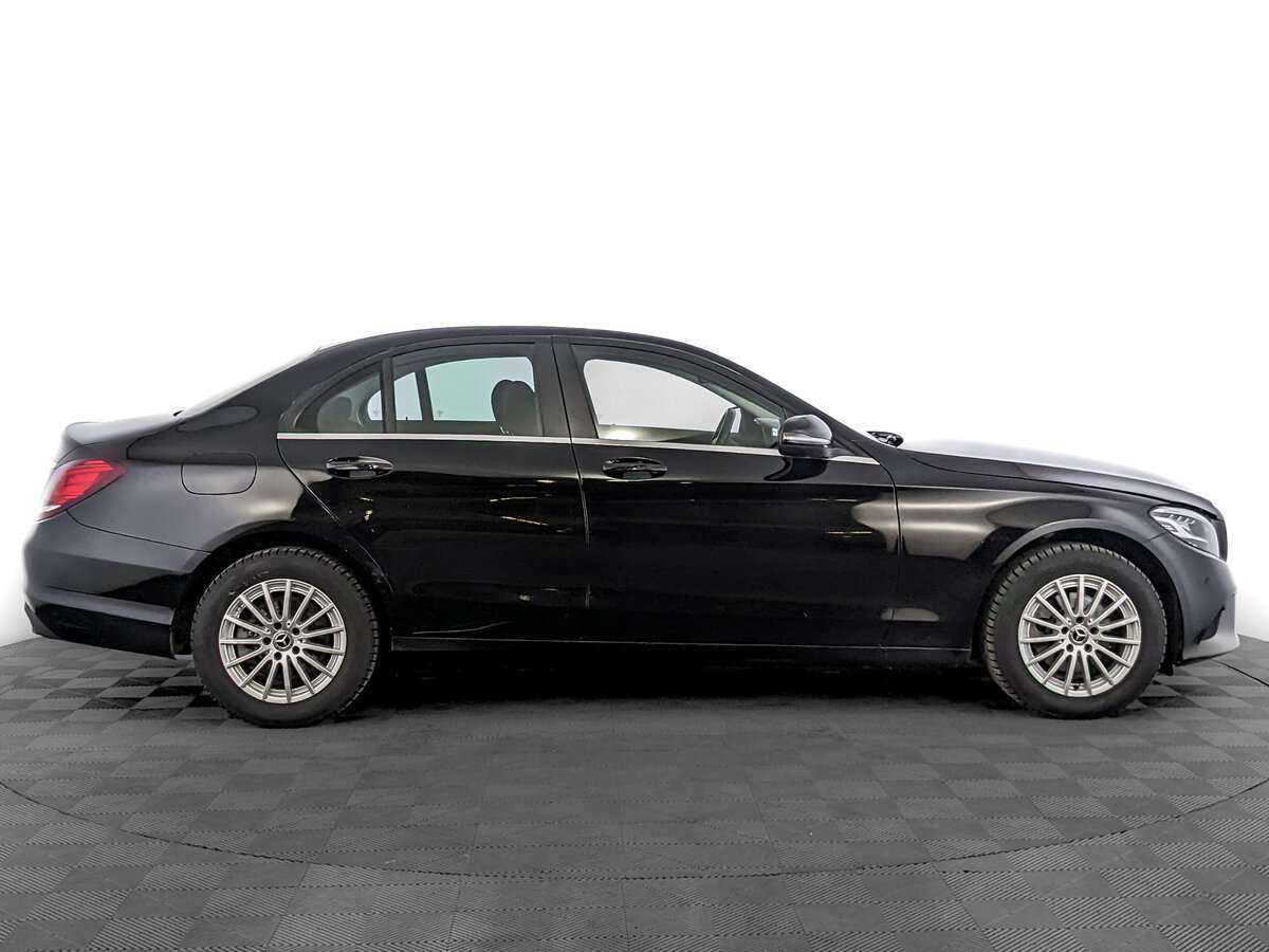 Б/У Мерседес-Бенц Ц-Класс 2019 года. Фото: #3