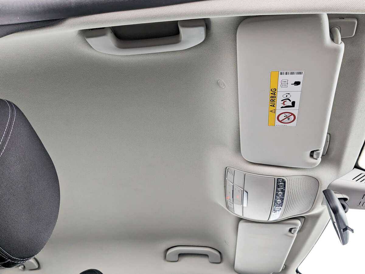 Б/У Мерседес-Бенц Ц-Класс 2019 года. Фото: #18