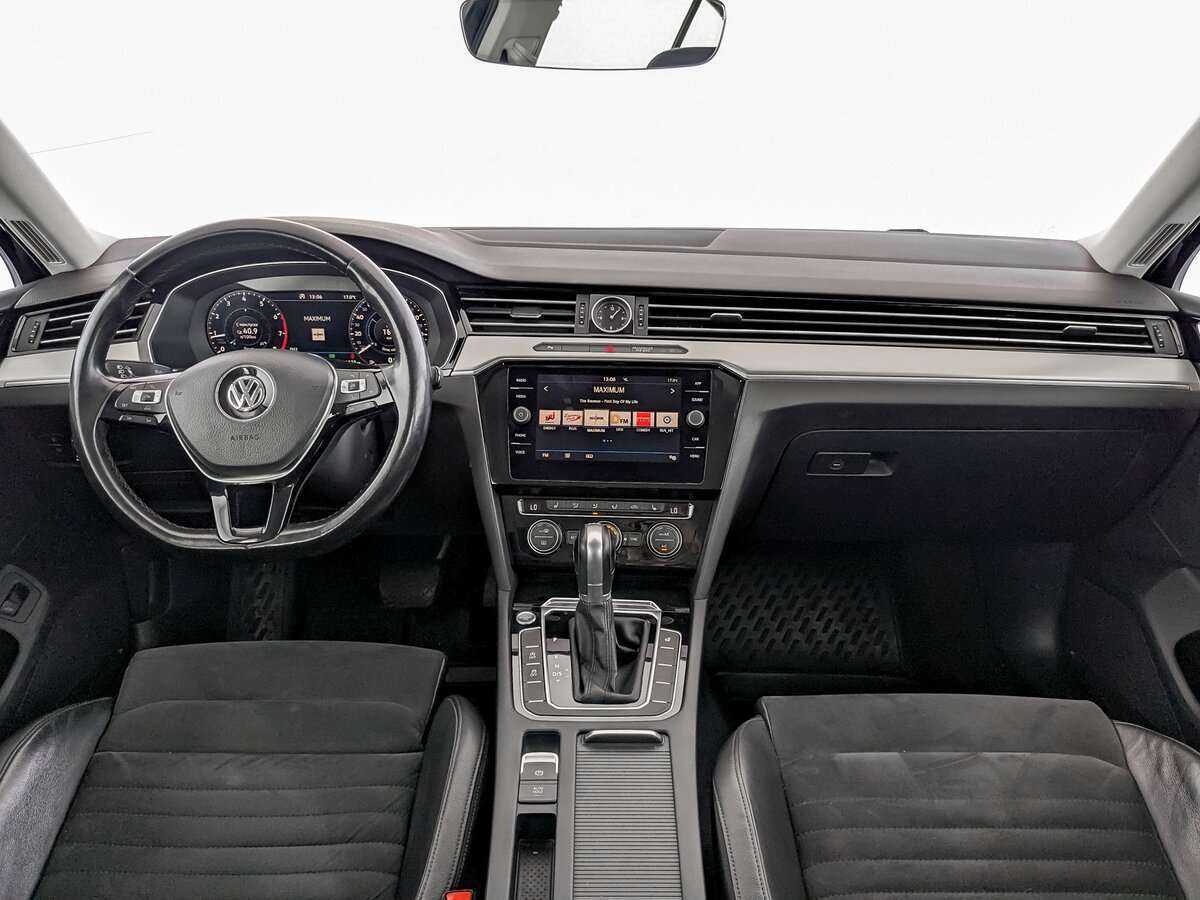 Б/У Фольксваген Пассат 2017 года. Фото: #13