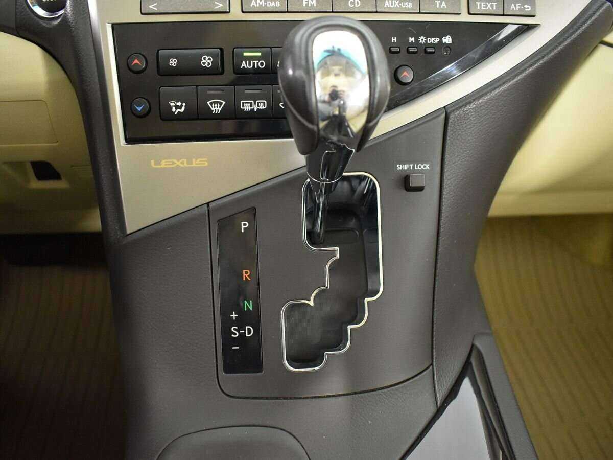 Б/У Лексус Р-Икс 2013 года. Фото: #14