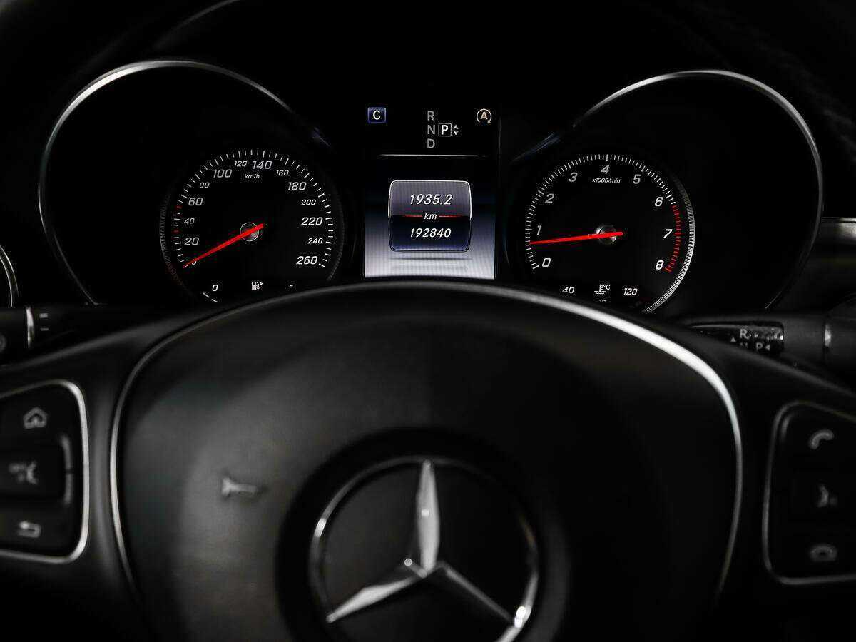 Б/У Мерседес-Бенц Ц-Класс 2014 года. Фото: #17