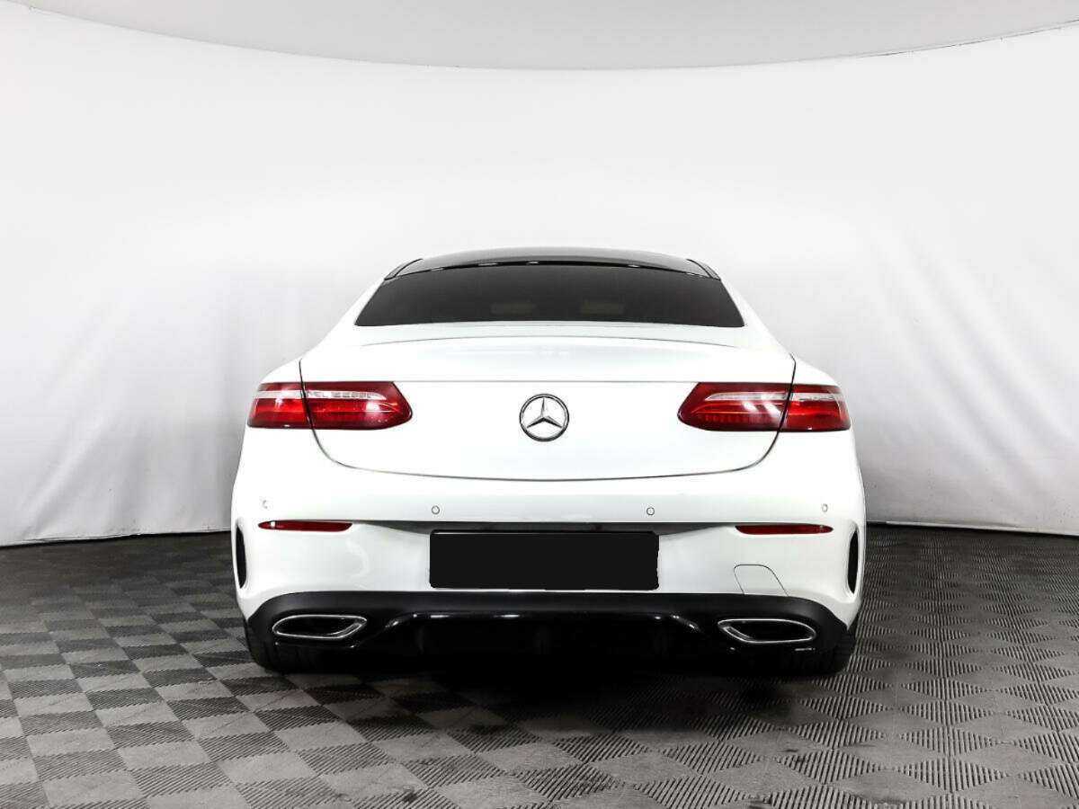 Б/У Мерседес-Бенц Е-Класс 2017 года. Фото: #5