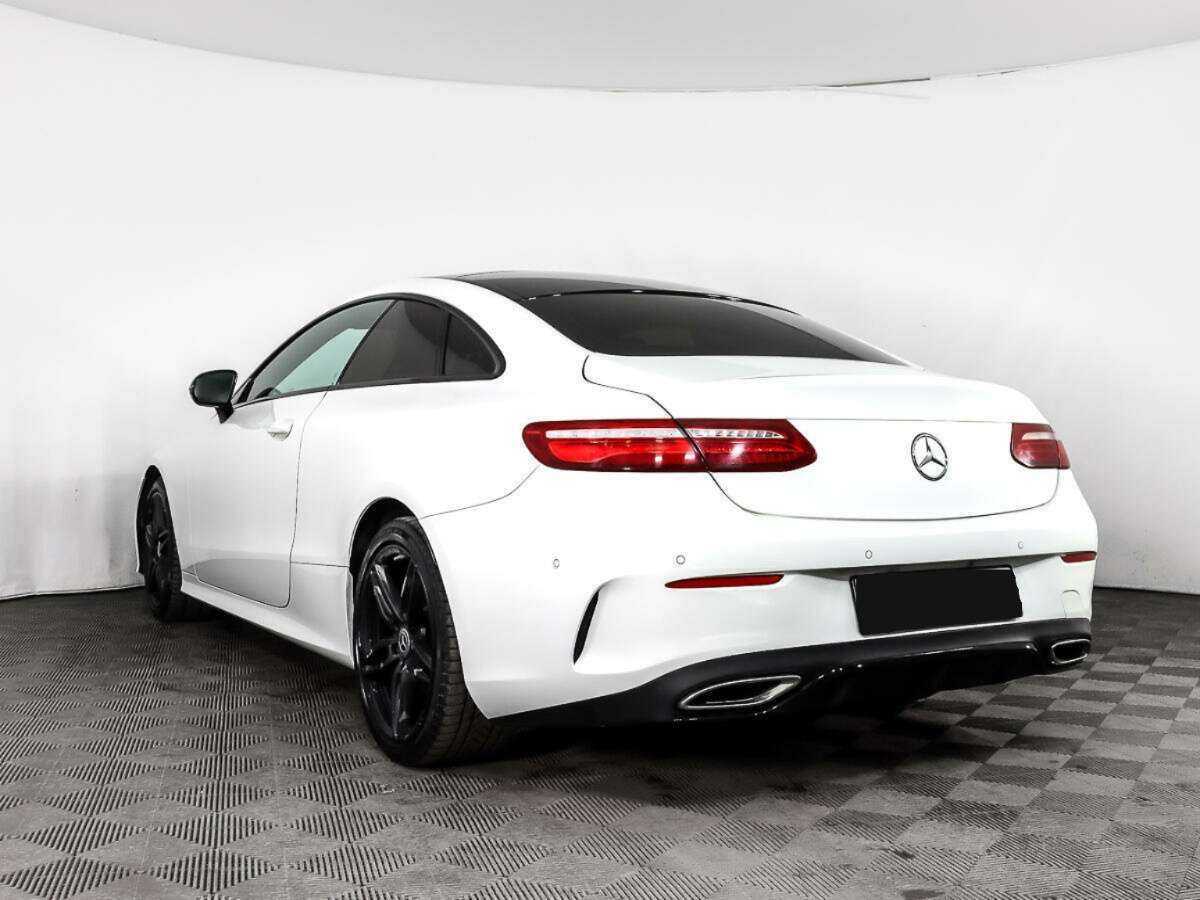 Б/У Мерседес-Бенц Е-Класс 2017 года. Фото: #6