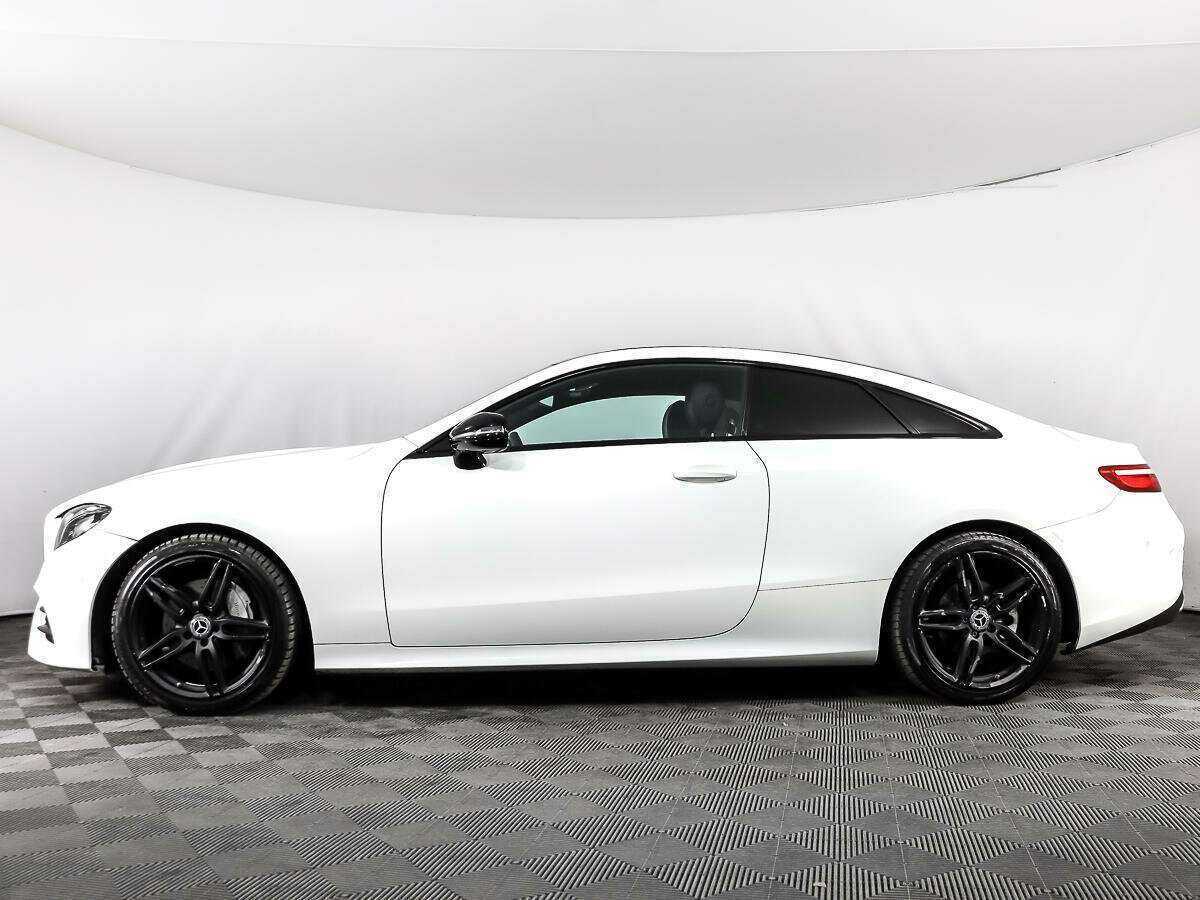 Б/У Мерседес-Бенц Е-Класс 2017 года. Фото: #7