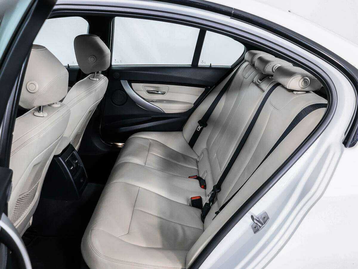 Б/У БМВ 3 серии 2015 года. Фото: #7