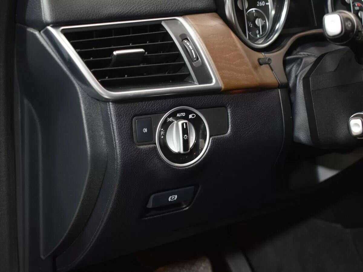 Б/У Мерседес-Бенц М-Класс 2014 года. Фото: #16